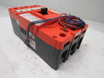 Molded Case Circuit Breaker resmi