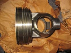 Crown, Piston resmi